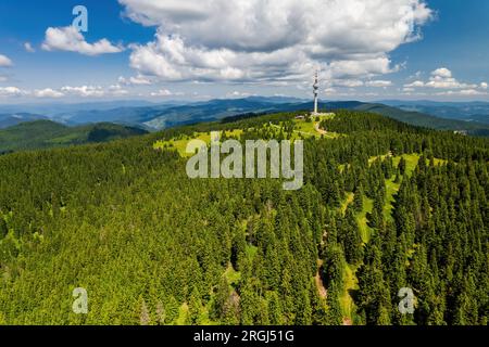 Torre della televisione Snejanka a Pamporovo, montagne Rodope, Bulgaria Foto Stock