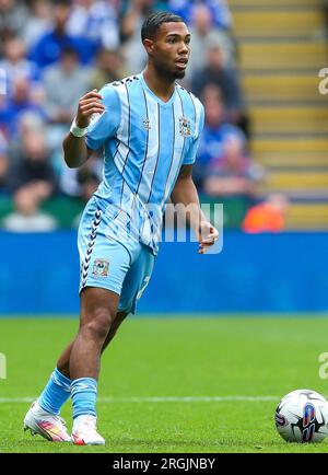 Milan van Ewijk del Coventry City durante la partita del campionato Sky Bet al King Power Stadium di Leicester. Data foto: Domenica 6 agosto 2023. Foto Stock