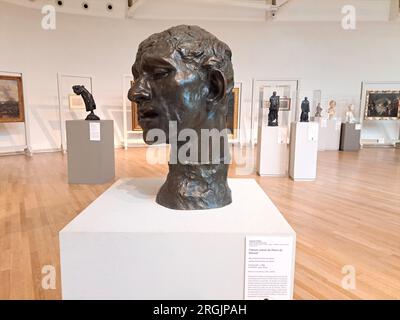 Città del Messico, Messico - 19 luglio 2023: Sala espositiva dell'era Rodin nel Museo Soumaya con le opere più importanti dello scultore francese Foto Stock