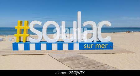 Città di Soulac sur Mer a Medoc Francia cartello di testo # spiaggia sulla costa francese dell'oceano Atlantico sud-occidentale Foto Stock