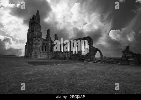 Whitby Abbey, il paesaggio sonoro drammatico Bram Stoker Dracula Foto Stock