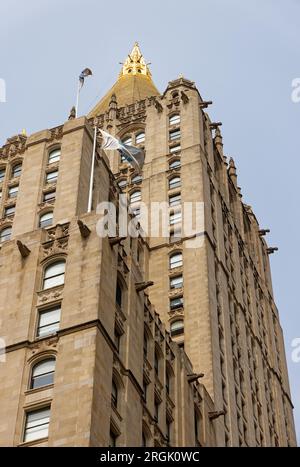 Nomad: Landmark New York Life Insurance Company Building, 51 Madison Avenue, è tra i più noti grattacieli gotici di Cass Gilbert. Foto Stock