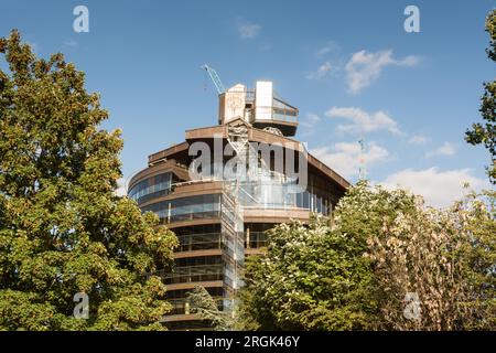 L'esterno di Ralph Erskine's The Ark, Talgarth Road, Hammersmith, London, W6, Inghilterra, Regno Unito Foto Stock