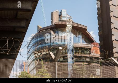 L'esterno di Ralph Erskine's The Ark, Talgarth Road, Hammersmith, London, W6, Inghilterra, Regno Unito Foto Stock