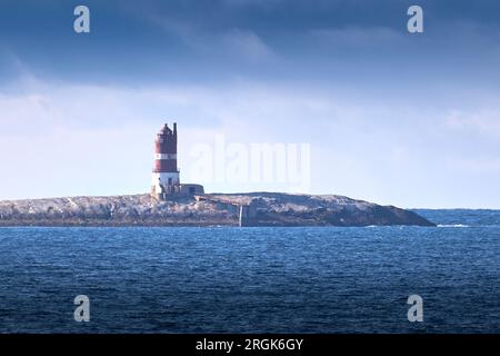 La Torre in ghisa del faro Storholmen, situata su Un piccolo Skerry nel Mare di Norvegia. 3 maggio 2023. Foto Stock