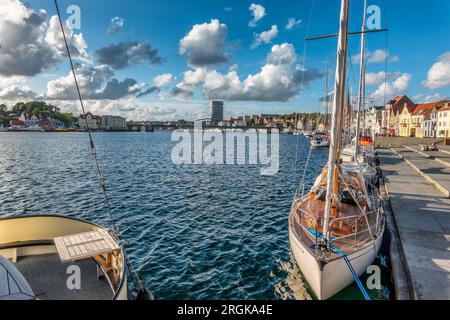 Lungomare di Soenderborg con vita di strada, ALS Danimarca Foto Stock