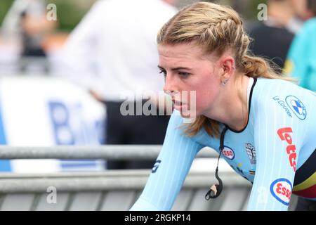 Glasgow, Regno Unito. 10 agosto 2023. Il belga Febe Jooris nella foto dopo il traguardo della gara d'élite femminile a cronometro ai Campionati del mondo di ciclismo UCI, a Glasgow, in Scozia, giovedì 10 agosto 2023. L'UCI organizza i mondi con tutte le discipline ciclistiche, ciclismo su strada, ciclismo al chiuso, mountain bike, corse BMX, para-ciclismo su strada e para-ciclismo al coperto, a Glasgow dal 03 al 13 agosto. BELGA PHOTO DAVID PINTENS Credit: Belga News Agency/Alamy Live News Foto Stock