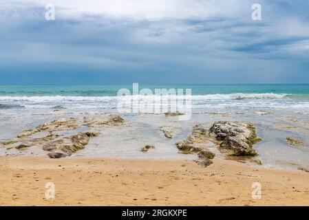 Spiaggia della Scala dei Turchi o Scala dei Turchi o Scala dei Turchi, scogliera rocciosa formata da marna, sulla costa di Realmonte in Sicilia, Italia Foto Stock