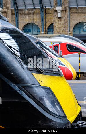 LNER Classe 801 Azuma, stazione di Kings Cross, Euston Road, Londra, Inghilterra Foto Stock