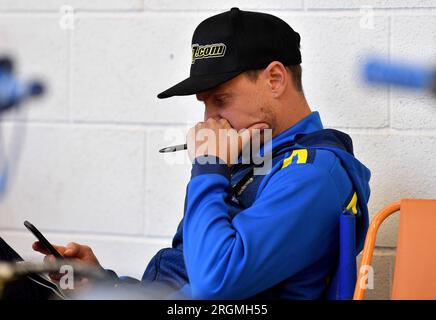 Simon Stead (Team Manager) dei Sheffield 'TruPlant' Tigers durante la partita di Sports Insure Premiership tra Belle Vue Aces e Sheffield Tigers al National Speedway Stadium di Manchester martedì 8 agosto 2023. (Foto: Media Image | mi News) credito: MI News & Sport /Alamy Live News Foto Stock