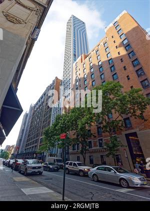 Midtown South: Il reticolo bianco che si sovrappone sulla 30 East 31st Street, un condominio residenziale, è meglio apprezzato da lontano. Foto Stock