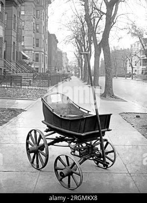 Carrozza per bambini d'epoca ca. 1921 Foto Stock