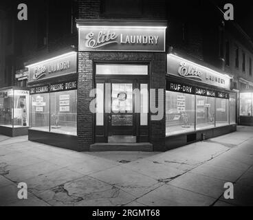 Negozio di lavanderia Palace di fronte (Elite Laundry) (forse Washington D.C.) CA. 1918-1928 Foto Stock