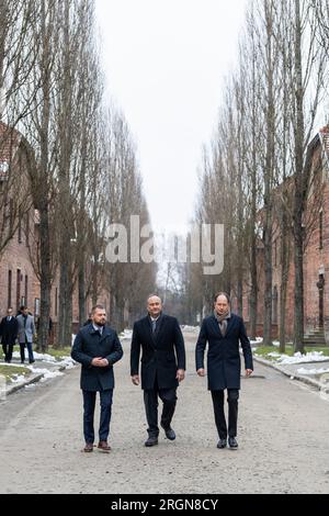 Reportage: Second Gentleman Douglas Emhoff Visit to Poland (2023) - Second Gentleman Douglas Emhoff partecipa ad un tour, venerdì 27 gennaio 2023, presso il Museo Auschwitz-Birkenau di Oswiecim, Polonia. Foto Stock