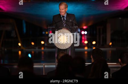 Reportage: 2022 Michael Collins Trophy Presentation - l'amministratore della NASA Bill Nelson parla alla presentazione del Michael Collins Trophy 2022, giovedì 24 marzo 2022, presso lo Smithsonian National Air and Space Museum's Steven F. Udvar-Hazy Center. Foto Stock