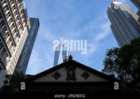 Dettaglio architettonico di Lower Manhattan, la parte più meridionale di Manhattan, quartiere centrale per gli affari, la cultura e il governo di New York Foto Stock