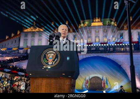 Reportage: Joe Biden Visit to Poland (2023) - il presidente Joe Biden fa osservazioni, martedì 21 febbraio 2023, al Castello reale di Varsavia, Polonia. Foto Stock