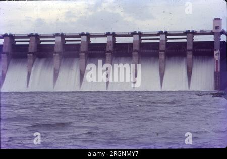 Diga di Nathsagar, diga di Jayakwadi, sul fiume Godavari e Pravara, Maharashtra, India Foto Stock