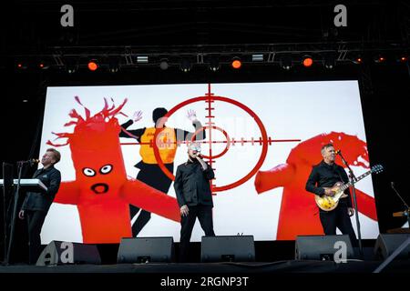 Gothenburg, Svezia. 10 agosto 2023. DEVO si esibisce al festival Way Out West di Slottsskogen a Gothenburg, Svezia, il 10 agosto 2023. Foto: Björn Larsson Rosvall/TT/code 9200 credito: TT News Agency/Alamy Live News Foto Stock