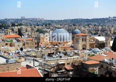 Vista della Chiesa del Santo Sepolcro nella città vecchia di Gerusalemme, Israele. Foto Stock