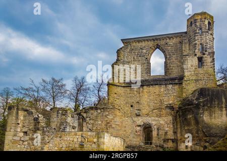Resti di un monastero medievale in cima alla montagna a Oybin, Germania Foto Stock