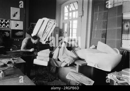 Margaret Thatcher visita la dimostrazione della Toynbee Hall Foto Stock