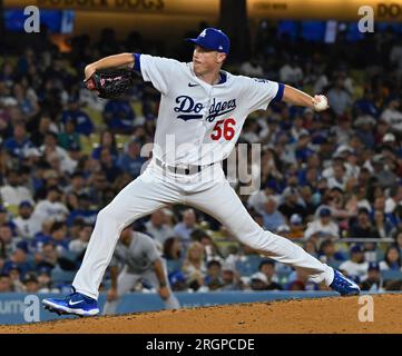 Los Angeles, Stati Uniti. 10 agosto 2023. Il soldato titolare dei Los Angeles Dodgers Ryan Yarbrough si prepara a consegnare contro i Colorado Rockies durante il sesto inning al Dodgers Stadium di Los Angeles giovedì 10 agosto 2023. Foto di Jim Ruymen/UPI credito: UPI/Alamy Live News Foto Stock