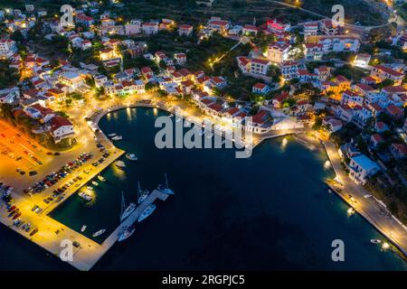 Villaggio tradizionale di Evdilos, nell'isola di Ikaria, Grecia Foto Stock