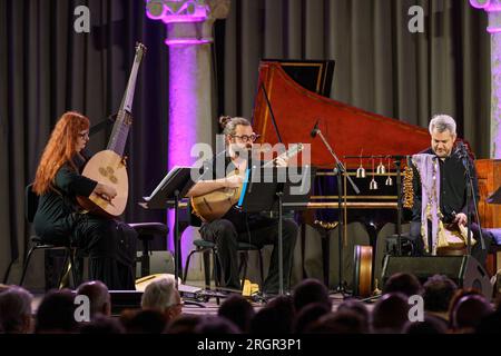 Christina Pluhar con Arpeggiata e Maria del Mar Bonet, Pollensa festival, Maiorca, Isole Baleari, Spagna Foto Stock