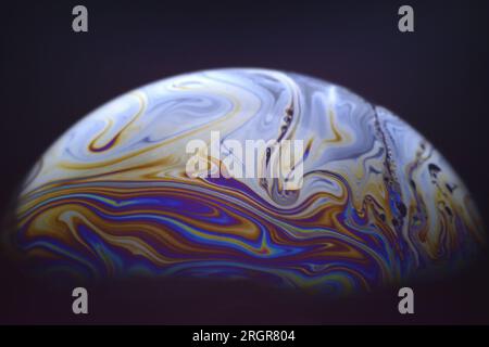 schema di colore delle bolle di sapone. astratto. modello atmosferico. modello planetario. Foto Stock