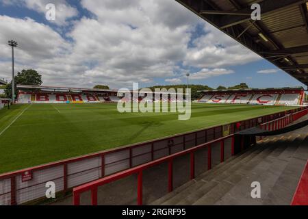 Vista generale dello stadio Lamex vuoto. Sede dello Stevenage Football Club. Foto Stock