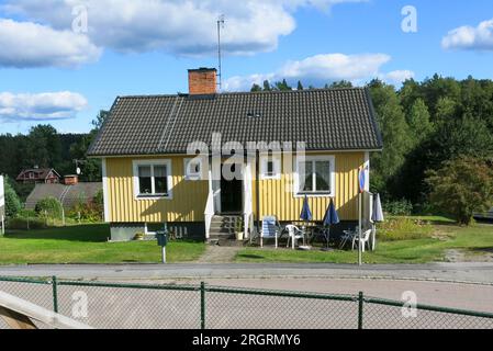 EDIFICIO PRIVATO in stile svedese in legno Foto Stock