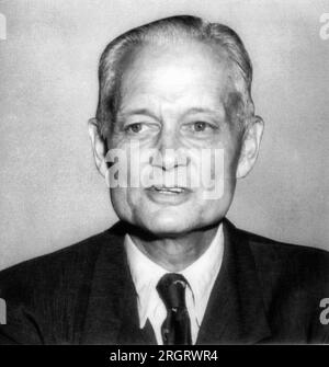 Concord, New Hampshire: 19 giugno 1961 l'ex assistente presidenziale Sherman Adams ha detto che Dwight Eisenhower dovrebbe essere nominato un "mediatore di pace mondiale" ha detto che Ike potrebbe viaggiare in tutto il mondo negoziando la pace e il disarmo. Foto Stock