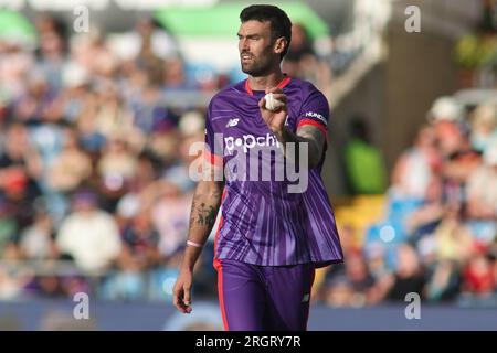 Clean Slate Headingley Stadium, Leeds, West Yorkshire, Regno Unito. 11 agosto 2023. Northern Superchargers contro Oval InvincibleÕs durante la Hundred Double Header al Clean Slate Headingley Stadium. Reece Topley di Northern Superchargers Credit: Touchlinepics/Alamy Live News Foto Stock