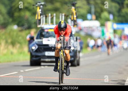 Glasgow, Regno Unito. 11 agosto 2023. Il norvegese Tobias Foss di Jumbo-Visma raffigurato in azione durante la gara d'élite maschile a cronometro ai Campionati del mondo di ciclismo UCI, a Glasgow, in Scozia, venerdì 11 agosto 2023. L'UCI organizza i mondi con tutte le discipline ciclistiche, ciclismo su strada, ciclismo al chiuso, mountain bike, corse BMX, para-ciclismo su strada e para-ciclismo al coperto, a Glasgow dal 03 al 13 agosto. BELGA PHOTO DAVID PINTENS Credit: Belga News Agency/Alamy Live News Foto Stock