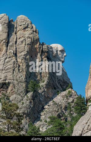 Vista alternativa di George Washington sul monte Rushmore nel South Dakota. Foto di Liz Roll Foto Stock