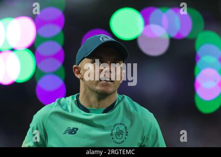 Clean Slate Headingley Stadium, Leeds, West Yorkshire, Regno Unito. 11 agosto 2023. Northern Superchargers contro Oval InvincibleÕs durante la Hundred Double Header al Clean Slate Headingley Stadium. Samuel Curran di Oval InvincibleÕs Credit: Touchlinepics/Alamy Live News Foto Stock