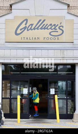 Gallucci's Italian Food Market a Cleveland, Ohio, nell'agosto 2023 Foto Stock