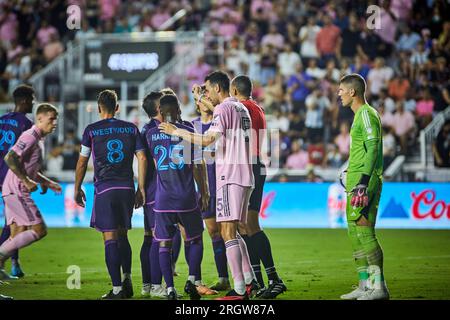 Fort Lauderdale, Florida, USA. 11 agosto 2023. 8-A.. Westwood di Charlotte, 25-H. Afful di Charlotte, 5-Sergio Busquets dell'Inter Miami durante la partita Charlotte FC vs. Inter Miami CF al DRV Pink Stadium in Florida, USA. Credito: Yaroslav Sabitov/YES Market Media/Alamy Live News Foto Stock