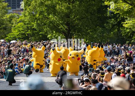 Yokohama, Giappone. 11 agosto 2023. Sfilata di Pikachu durante i Campionati Mondiali Pokemon 2023 a Minatomirai, Yokohama. Credito: SOPA Images Limited/Alamy Live News Foto Stock