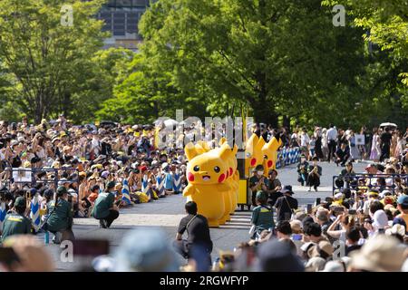 Yokohama, Giappone. 11 agosto 2023. Sfilata di Pikachu durante i Campionati Mondiali Pokemon 2023 a Minatomirai, Yokohama. (Foto di Stanislav Kogiku/SOPA Images/Sipa USA) credito: SIPA USA/Alamy Live News Foto Stock