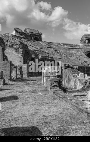 L'Anfiteatro Campaniano è un anfiteatro romano situato nella città di Santa Maria Capua Vetere - in coincidenza con l'antica Capua - secondo in siz Foto Stock