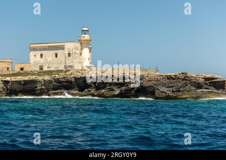 Favignana, Italia - 4 agosto 2023 - faro sull'isola Foto Stock