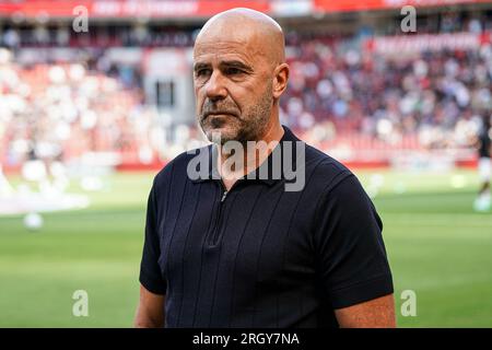 Eindhoven, Paesi Bassi. 12 agosto 2023. EINDHOVEN, PAESI BASSI - 12 AGOSTO: L'allenatore Peter Bosz del PSV durante la partita olandese dell'Eredivisie tra PSV e FC Utrecht al Philips Stadion il 12 agosto 2023 ad Eindhoven, Paesi Bassi. (Foto di Jeroen Meuwsen/Orange Pictures) credito: Orange Pics BV/Alamy Live News Foto Stock