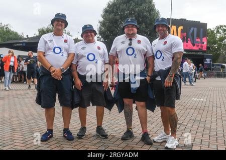 I tifosi inglesi iniziano ad arrivare prima della partita della Summer Series 2023 Inghilterra contro Galles allo Stadio di Twickenham, Twickenham, Regno Unito. 12 agosto 2023. (Foto di Mike Jones/News Images) in, il 12/8/2023. (Foto di Mike Jones/News Images/Sipa USA) credito: SIPA USA/Alamy Live News Foto Stock