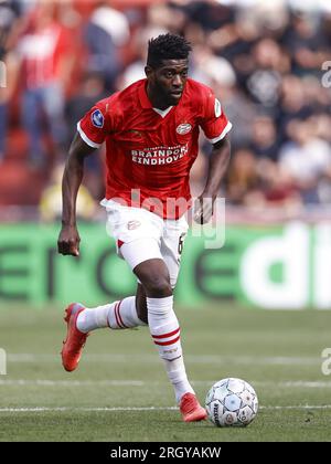 EINDHOVEN - Ibrahim Sangare del PSV Eindhoven durante la partita di campionato olandese tra il PSV Eindhoven e l'FC Utrecht allo stadio Phillips il 12 agosto 2023 ad Eindhoven, Paesi Bassi. ANP MAURICE VAN STONE Foto Stock