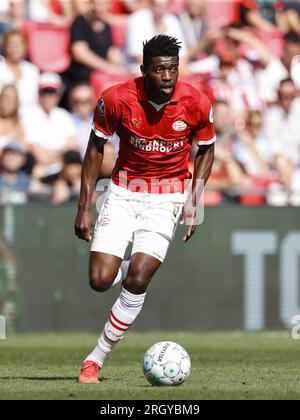 EINDHOVEN - Ibrahim Sangare del PSV Eindhoven durante la partita di campionato olandese tra il PSV Eindhoven e l'FC Utrecht allo stadio Phillips il 12 agosto 2023 ad Eindhoven, Paesi Bassi. ANP MAURICE VAN STONE Foto Stock