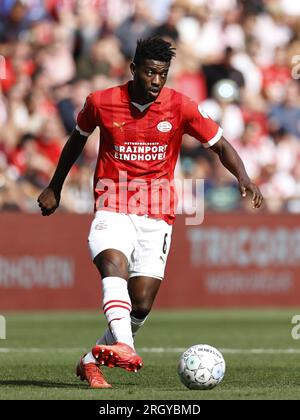 EINDHOVEN - Ibrahim Sangare del PSV Eindhoven durante la partita di campionato olandese tra il PSV Eindhoven e l'FC Utrecht allo stadio Phillips il 12 agosto 2023 ad Eindhoven, Paesi Bassi. ANP MAURICE VAN STONE Foto Stock