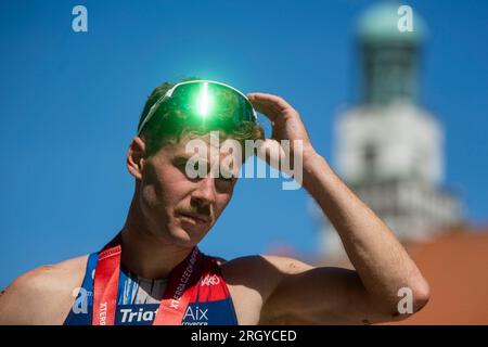 Prachatice, Repubblica Ceca. 12 agosto 2023. Il triatleta francese Felix Forissier è visto durante la Xterra Czech 2023, gara di cross triathlon, parte della Xterra World Cup, European Tour, il 12 agosto 2023. Credito: Vaclav Pancer/CTK Photo/Alamy Live News Foto Stock