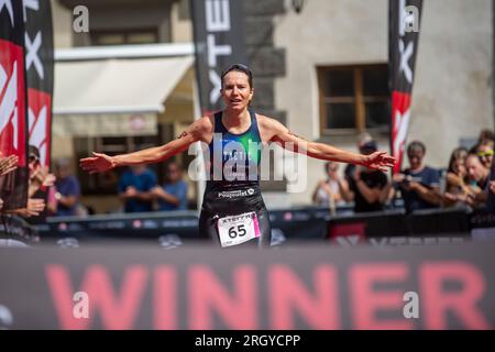 Prachatice, Repubblica Ceca. 12 agosto 2023. Il triatleta francese Solenne Billouin vince nella Xterra Czech 2023, gara di cross triathlon, parte della Xterra World Cup, European Tour, il 12 agosto 2023. Credito: Vaclav Pancer/CTK Photo/Alamy Live News Foto Stock